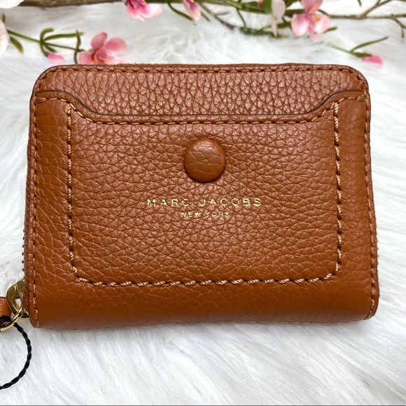 👝🐌 MARC JACOBS Leather Zip Wallet 🐌👝 - Picture 3 of 16